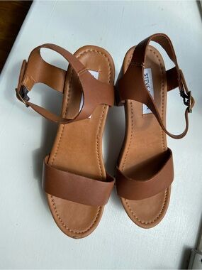 Steve Madden Tan Brown Leather Strap Sandals